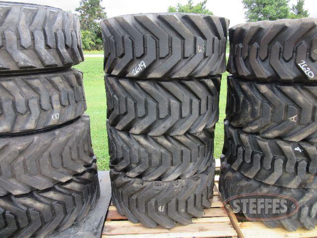(4) 385-65R19.5 bar lug tires_6.JPG